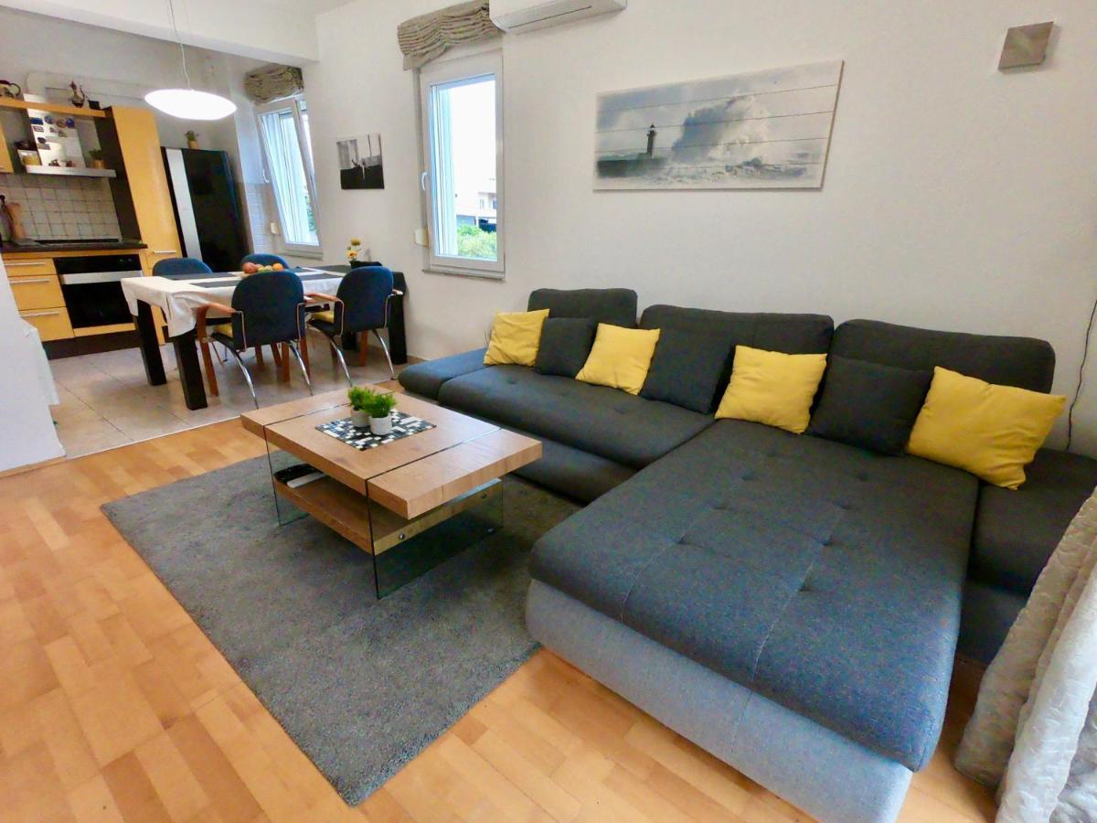 Sunny Apartment By The Beach Kaštel Štafilić 外观 照片
