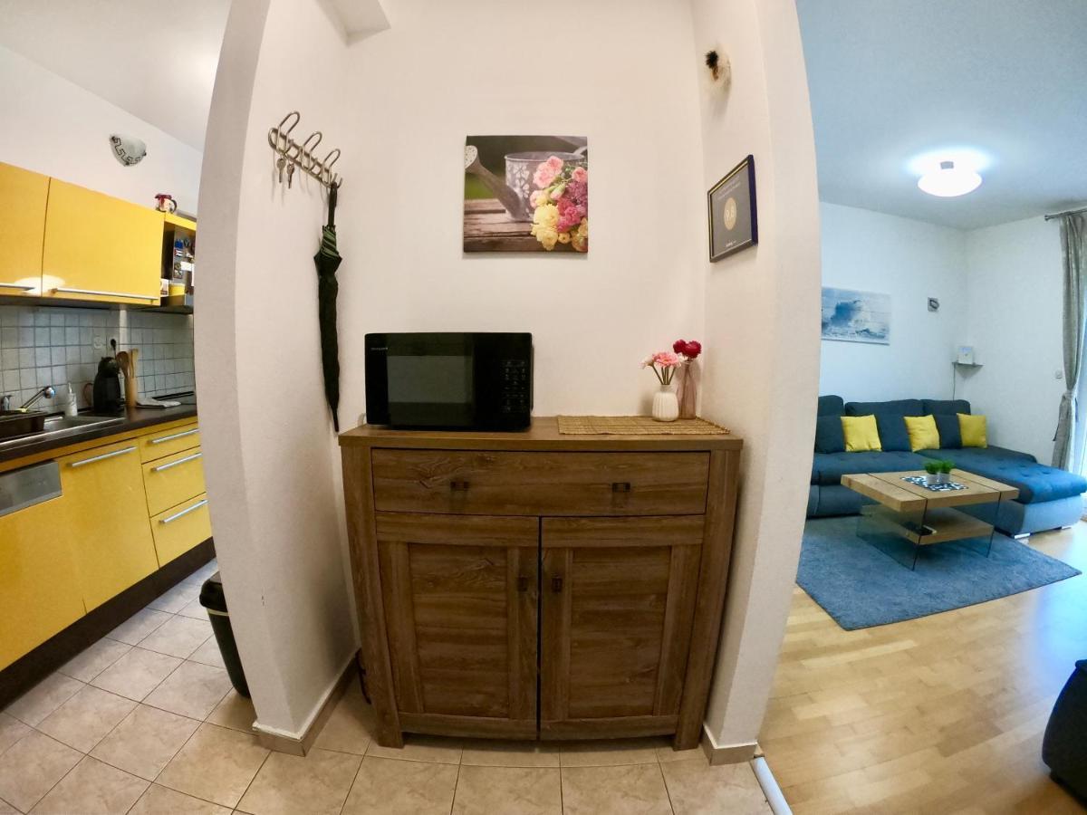 Sunny Apartment By The Beach Kaštel Štafilić 外观 照片