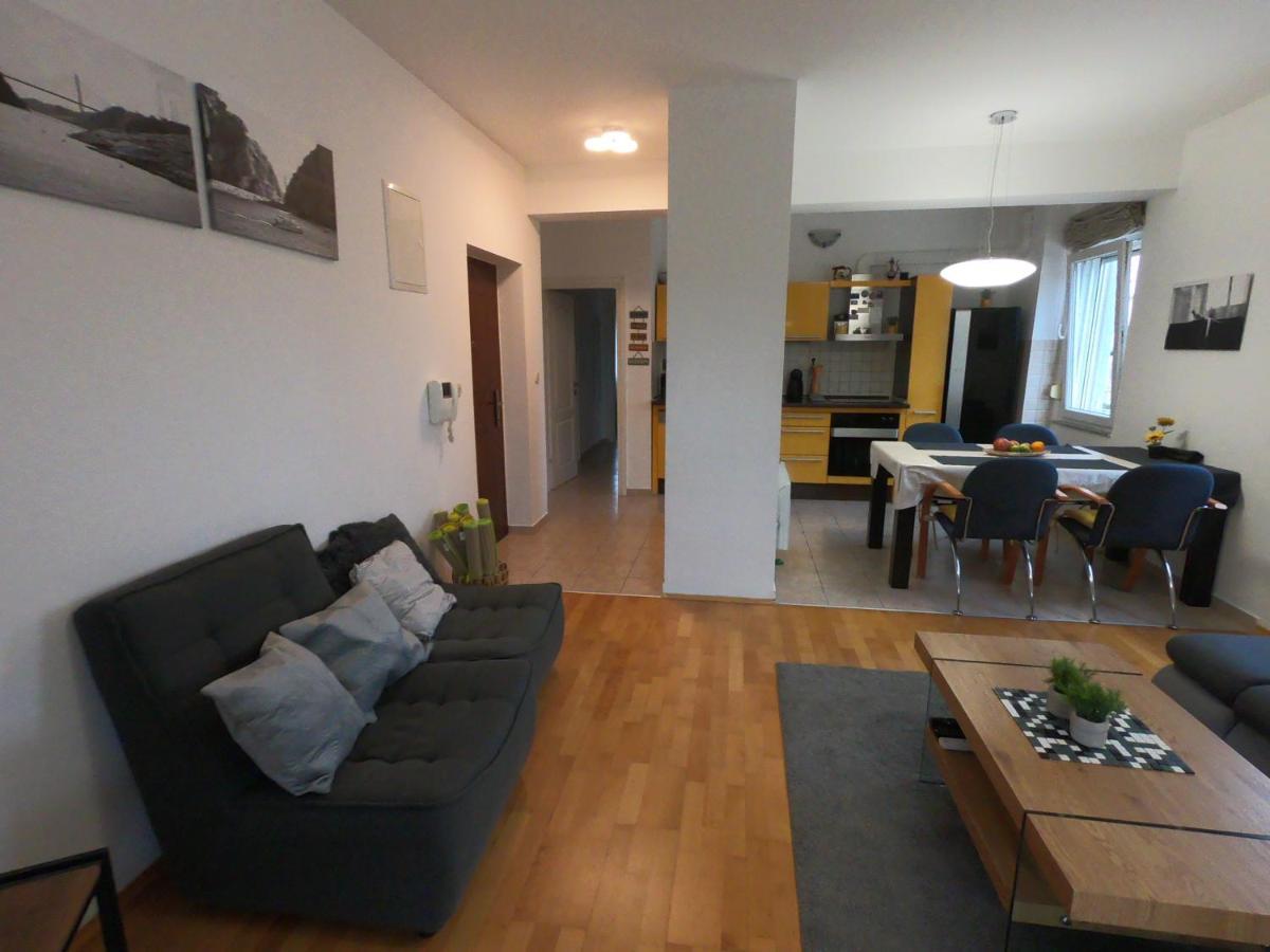 Sunny Apartment By The Beach Kaštel Štafilić 外观 照片