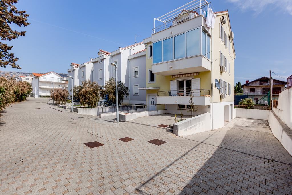 Sunny Apartment By The Beach Kaštel Štafilić 外观 照片
